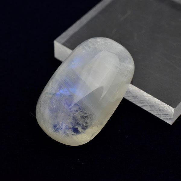 ムーンストーン 約４ ６ｇ ルース タンブル ご奉仕品 スリランカ産 カボション ブルームーンストーン 天然石 パワーストーン E0943 厳選天然石専門店 Upstone Onbir 通販 Yahoo ショッピング