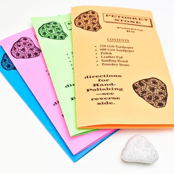 ペトスキーストーン フォッシルコーラル 磨きキット 日本語説明書付き アメリカ ミシガン州産 珊瑚の化石 握り石 珊瑚 天然石 パワーストーン T136 厳選天然石専門店 Upstone Onbir 通販 Yahoo ショッピング