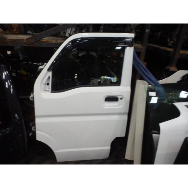 NV100クリッパー HBD-DR17V フロントドア左 LH DX R06A 26U 80101  