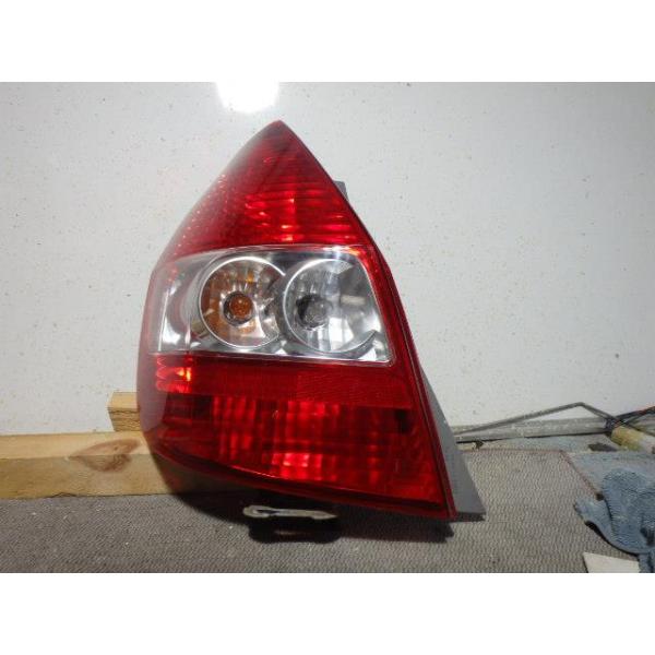 フィット LA-GD1 左テールランプ 1300 W L13A-E 33550-SAA-003