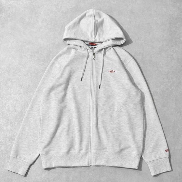 ロングシーズン使い回ししやすい裏毛フルジップパーカー。着脱が簡単にできるフルジップタイプは、さっと羽織れる屋内外のライトアウターとして重宝すること間違いなしです。ベーシックでシンプルなデザインのため、Tシャツや襟付きシャツなど、幅広いアイテ...