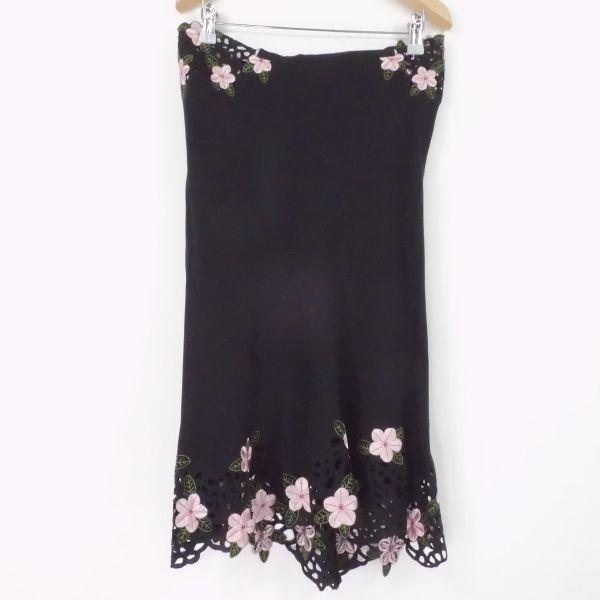 美品 TOCCA トッカ ロングスカート 1点 ブラック系 6 シルク100％ 刺繍  
