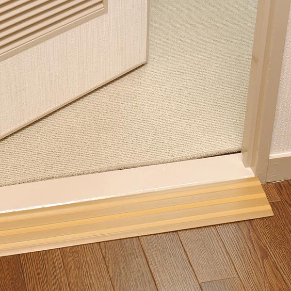 ■特長室内の段差を少なくし、スムーズな歩行をサポート。段差12〜34mmまでの高さの段差を解消できます。■サイズ長さ800×奥行100×高さ12〜34mm■材質ABS、軟質ウレタン、ポリスチレン■付属品調節プレート2枚入■生産国日本製■関連...