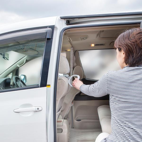 ■特長・車の乗り降りが楽になる持ち手です。・ワンボックス車など車高の高い車の乗降時に便利です。・助手席の吊り輪としても使用できます。■サイズ外寸：10.5×12.5×2cmリング：最長22cm■重量67g■素材本体：ポリプロピレングリップ：...