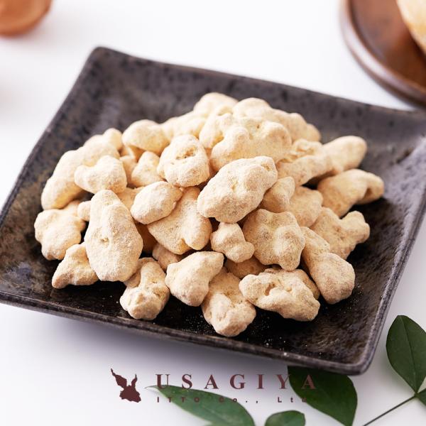 ■原材料名くるみ(アメリカ産)、三温糖、きなこ、ショートニング、食塩、(一部に大豆、くるみを含む)■内容量100g■賞味期限製造日より常温120日※約40日〜120日弱賞味期限が残ったものでのお届けとなります■保存方法直射日光、高温多湿を避...