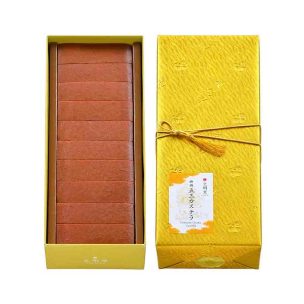 ◆商品の特徴文明堂が100年培ってきた「焼きの技術」を生かし、特撰カステラをリニューアル！これまでの個数比率5:3から、重量比率5:3に配合を見直し、卵黄をさらに増やすことで、卵の深いコクを感じられるカステラに仕上げました。この上ないコクと...