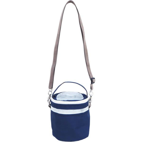 メッシュ窓のついたフクロモモンガのドラム型ポーチです。おでかけがますます楽しくなるね！匂いをつけて安心できるようにフリース製のふとんが入っています。後ろ側にはミニカイロが入るポケットがついています！！【サイズ】直径約１３ｃｍ　高さ約１４ｃｍ...