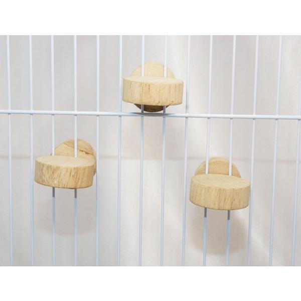 かじったり、登ったり楽しく遊べる木製のおもちゃです。【サイズ】約２９×２７×４３ｍｍ【内容量】３個入【原材料】天然木、鉄【原産国】ベトナム【販売元】ペッズイシバシ　大阪府柏原市