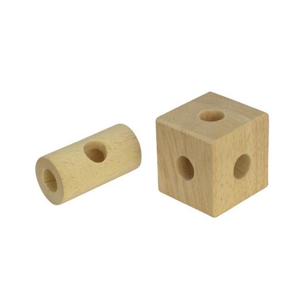 おやつを入れて簡単フォージング！考えながらエサ探しができるおもちゃです。フォージングとは、エサ探し行動【採餌(さいじ)】の事をいいます。野性下の生き物たちは、一日の多くを食べ物を手に入れるための時間に費やしています。一方、飼育下の小鳥たちは...