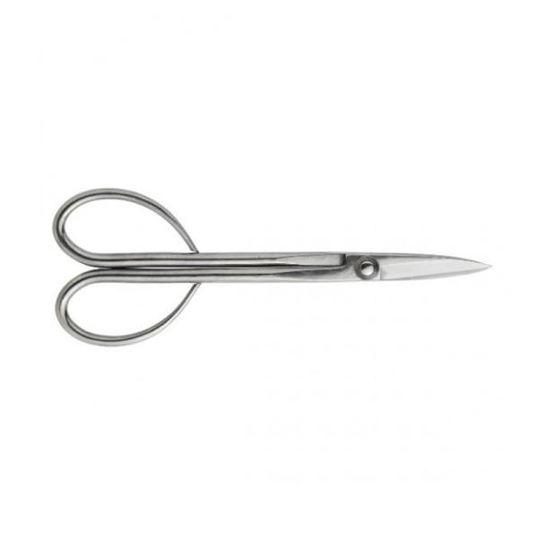 サビに強いステンレス製の小枝用の盆栽鋏です。奥まったところの剪定に便利です。品　番：3016サイズ：全長約210mm重　量：125g材　質：ステンレス生産国：日本入　数：1本安心の喜久和ブランド！日本製です。