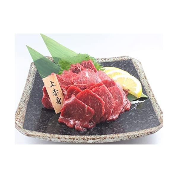 「商品情報」馬の太ももあたりの赤身の部位で、柔らかく上品な味わい。当店の馬刺しは、熊本の壮大な大自然で丹念に育てた上質な馬肉です。全て冷凍処理（ -20℃以下48時間以上）をおこなっております。-20℃以下48時間以上の冷凍をおこなうことで...