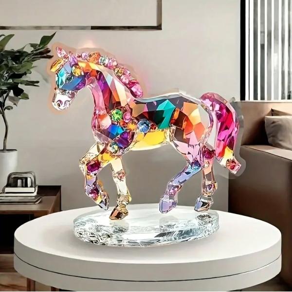 キラキラ宝石デコレーションされたオシャレでユニークなアクリルスタンドになります！◎玄関やリビングのインテリアにおすすめ◎プレゼントや贈り物にぴったりです♪◎推しのアクリルスタンドと一緒に並べてもおしゃれ♪【サイズ】画像に記載があります※必ず...