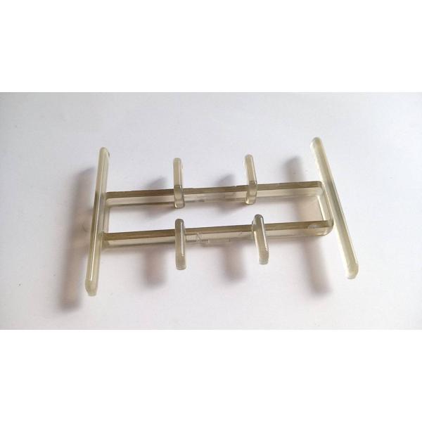 ヘッドの水平部分のみ1個( 約９ｍｍです。通常は１３．７ｍｍ）