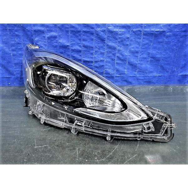 3544 アクア NHP10 後期 右ライト LED 52-315 美品 : V TRUST