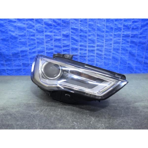 1966　アウディ　A3　8V　前期　右ライト　HID　8V0.941.006.D　美品
