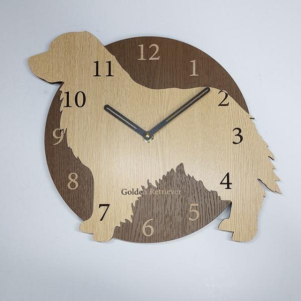 はみだしワンちゃん（犬）壁掛け時計シリーズ　職人が作る、手作りの壁掛け時計。もちろん日本製です。こちらの商品は1点1点手作りで作成します。ご注文を頂いてから、心を込めて作らせていただきますので、表記の通り多少お時間をいただきます。名入れ・文...