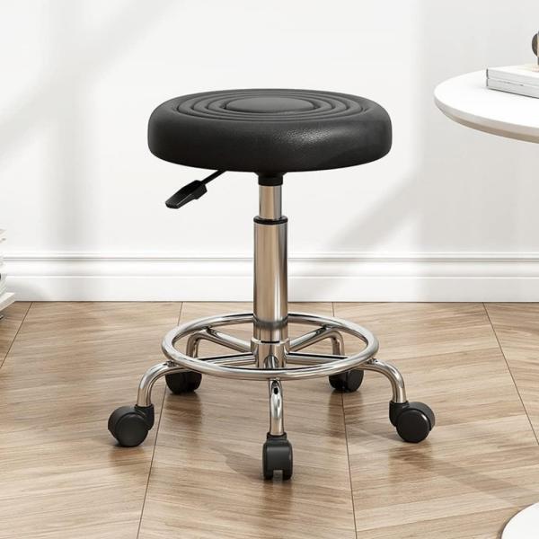 【仕様】サイズ：幅38×奥行38×高さ47〜61.5cmスタイル：スチール脚材質：PUレザーカラー：ブラック、ホワイト●昇降機能・360度回転座面の下にあるレバーを引くと、昇降机能が働きます。簡単に操作可能です。オフィスチェアが360°スム...