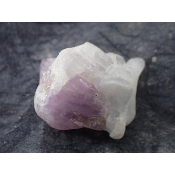 最高品質ハックマナイト原石 ミャンマー・モンゴク産 寸法 ： 15.0X13 