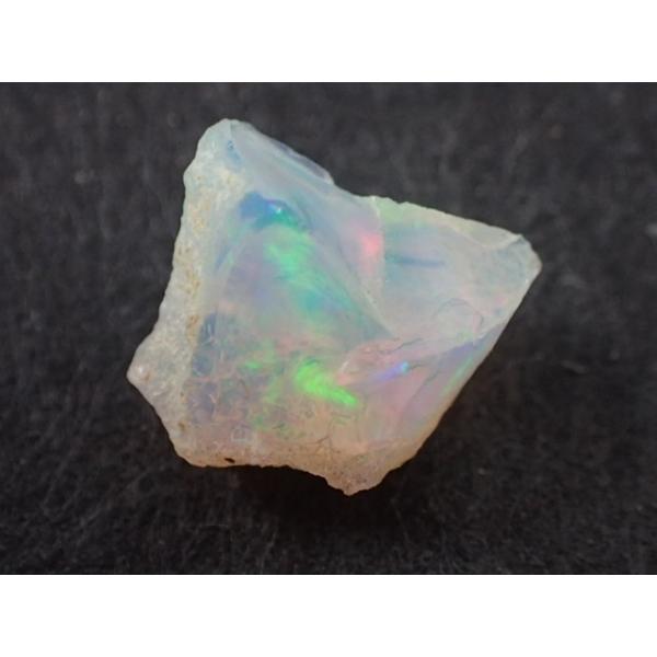 最高品質エチオピアオパール原石(Rough Opal) Yita Ridge, Mezezo, Shewa Province, Ethiopia 産  寸法 ： 11.9X9.5X6.3mm/0.4g