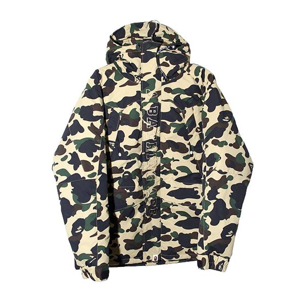 A BATHING APE（アベイシングエイプ） 1ST CAMO SNOWBOARD DOWN JACKET