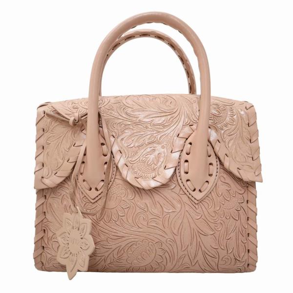 美品　カービングトライブス　キカマルチバッグ　限定ピンク 美品 カービングトライブス キカマルチバッグ 限定ピンク 美品