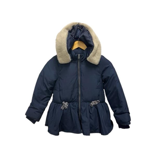 ペティットメイン petit main ダウンジャケット キッズ 女の子 長袖 ロゴ ポリエステル リボン 130 紺 ネイビー レディース【表記サイズ】130【実寸サイズ】肩幅：32cm　身幅：40cm　袖丈：50.5cm　着丈：53.5...