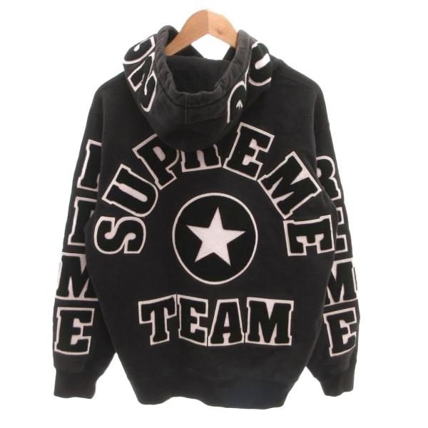 �V���v���[�� SUPREME 22SS team chenille hooded sweatshirt �p�[�J�[ �t�[�f�B �v���I�[�o�[ ���S �h�J ���� S �� �u���b�N /FF IBO103 ���i�摜