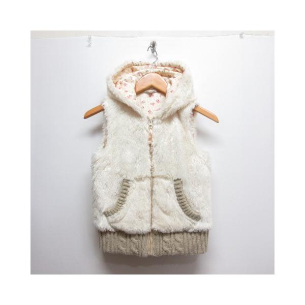 エニィファム anyFam 子供服 フェイクファー フード付き ベスト 130 オフホワイト ジップアップ 裏地付き キッズ【ブランド】エニィファム anyFam【表記サイズ】130【実寸サイズ】身幅：38cm　着丈：47cm　　【素材】【...
