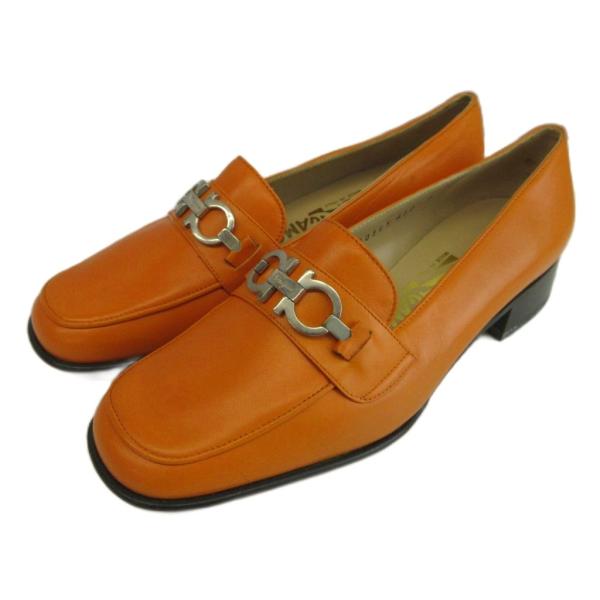お値下☆フェラガモ　ローヒール　パンプス　シルバーWガンチーニ付き　8D FERRAGAMO（フェラガモ） Salvatore Ferragamo パンプス ローファー