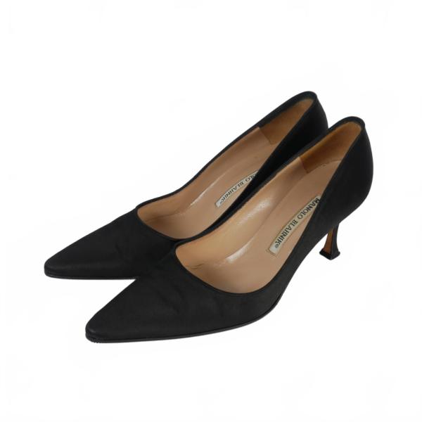 美品 マノロブラニク 37 1/2 ポインテッドトゥ エナメル パンプス 黒 vectorpremium_217-902505250206