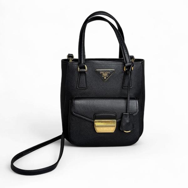 【美品】プラダ　PRADA レザーショルダーバッグ PRADA プラダ ロゴ ショルダーバッグ レザー レディース [中古