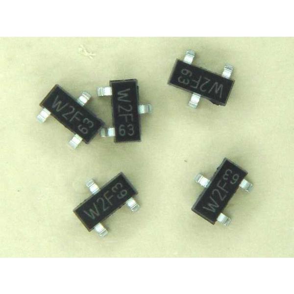 PMBT2907A NXP Semiconductorの表面実装PNPトランジスタです。SOT23 パッケージ 3216ぐらいのサイズです。VCE=60V IC=600mAかなり電流を流せるのでドライバ等に便利レターパックライトでお送りします。