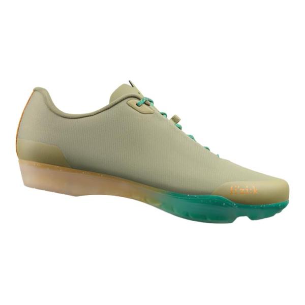 ■カラー：セージグリーン/デザート■サイズ：36.0〜45.0※ハーフサイズなし■アッパー：エンジニアードメッシュアッパー■ソール：BEATアウトソール、TPUトレッド+ナイロンシャンク■ソール合成指数：4/10■クロージングシステム：レー...