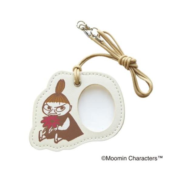 普段持ち歩く日用雑貨もお気に入りでそろえよう大人気[Moomin/ムーミン]からまたまた可愛いアイテム登場こちらはストラップ付きで使いやすい[ダイカットレザールーペ]読み物にぴったりの倍率約1.8倍内側がスライドしてルーペが使えるかわいいル...