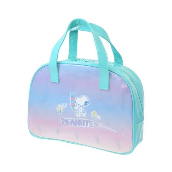 大人女子にぴったり お気に入りの鞄やお財布が充実大人気[PEANUTS/SNOOPY]のサマーレジャーシリーズこちらはプールや海など夏のレジャーにぴったりな[ビニールボストンバッグ]水着にタオルしっかり入るサイズで使いやすい海やプールはもち...