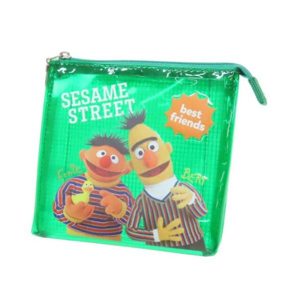 普段持ち歩く日用雑貨もお気に入りでそろえよう大人気セサミストリートグッズにまたまた可愛いnewアイテム登場こちらはとっても使いやすい[3ポケットポーチ]ファスナーを開けると仕切りが付いていて3つに分けて収納出来る便利なポーチです小さなバッグ...