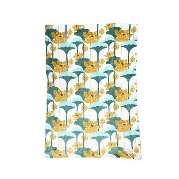 毎日使うものだからこそこだわりを 大人可愛い女性向け雑貨北欧テイストのおしゃれな[Polka/ポルカ]のキュートなウォーマー雑貨シリーズこちらはふかふかで肌触りバツグンな[ハーフ毛布]毛足が長く毛布のような質感のひざ掛けです肩に羽織ったり、...