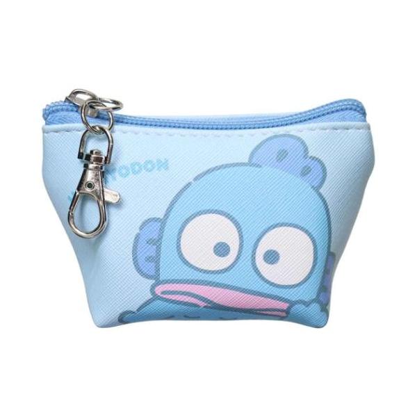 毎日使うものだからこそこだわりを 大人可愛い女性向け雑貨大人気サンリオキャラクターからまたまた可愛いアイテム登場こちらは人気アイテム[三角ミニポーチ]マチ付きでイヤホン、リップ、目薬など小物の収納に便利ナスカンキーホルダー付きなのでカバンな...
