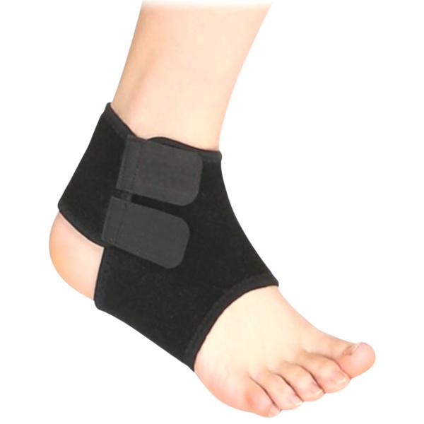 ・足首をねんざして痛めてしまったお子様に、足首を固定して負担を和らげる効果があります。・通気性に優れたナイロン素材を採用しており、お肌に身につけて汚れてしまった場合でも、丈夫な素材ですのでネットに入れて洗濯できます。・小学生のお子様に最適で...