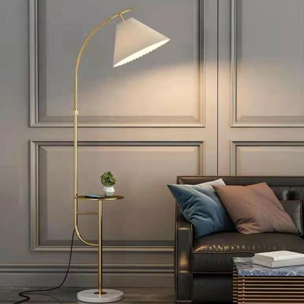 ゴールド] VeroMan フロアライト スタンドライト テーブル付き サイド