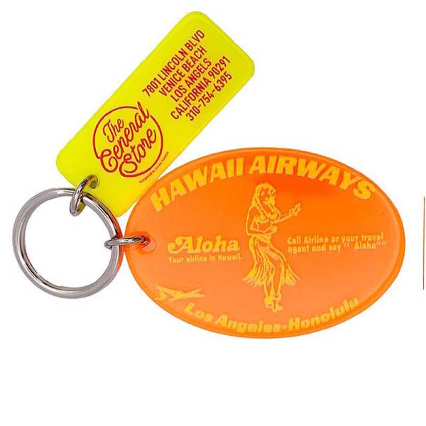 案外とこんな小物で差が付きます♪１９６０年代〜７０年代のサーフカルチャーをテーマにしたレトロなカラーリングが特徴のアクリル製のキーホルダーです★当時、ガソリンスタンドやカーショップでオイル交換をしたらもらえた販促品の復刻版です♪キーをぶら下...