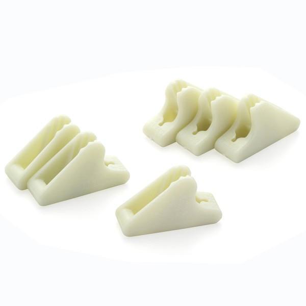 内側の溝でロープをロックして、テントやタープのガイラインにテンションをかけるアイテムです。グローモデルなら夜の作業もはかどり、ガイラインで転ぶ心配がなくなります。サイズ：31×18mm重さ：2.2g適応ロープの太さ：2〜5mm耐荷重：30k...