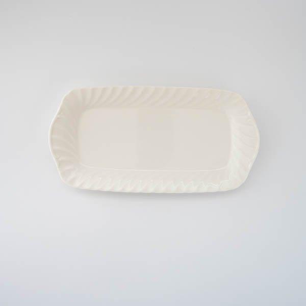 『商品情報』横幅：約31.3cm(最大)縦：約15.7cm(最大)高さ：約2.5cm重さ：約566g・画像はあくまでも参考となり、写真ではホワイトレベルを現物同様に写すことができません。・PC、携帯の画面によっても実際のカラーとの誤差が生じ...