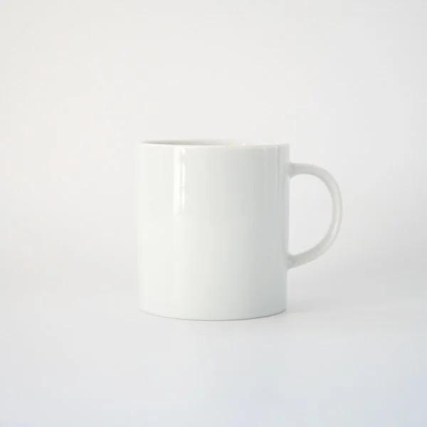 『商品情報』高さ：約8.5cm直径(飲み口)：約8.0cm直径（底）：約7.5cm容量：約250ml重さ：約275g素材：陶器※日本製※電子レンジ・食洗機使用可能※オーブン・直火は不可【注意事項】・画像はあくまでも参考となり、写真ではホワイ...