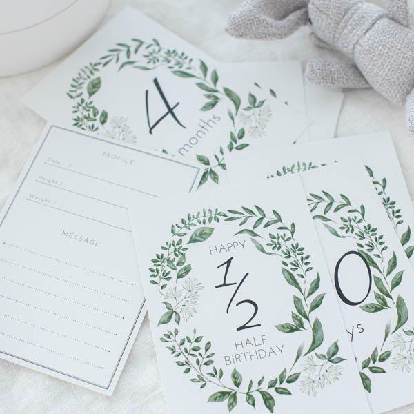 たて：約15cmよこ：約10cm13枚内訳：1 Month、2 Months、3 Months、100 days、4 Months、5 Months、1/2 Birthday、7 Months、8 Months、9 Months、10 Mo...