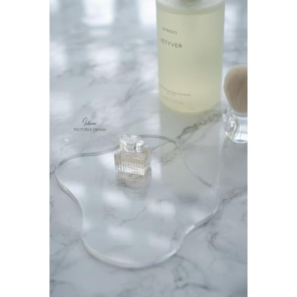 「商品詳細」たて：最大約13.0cmよこ：最大約16.5cm厚み：約5mm重さ：約100g素材:アクリル【注意事項】・両面についているフィルムはカッターやナイフなどで剥がせます。・剥がす際、商品に傷がつかないようご注意ください。