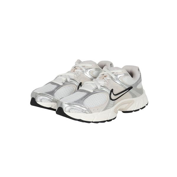 RNR NIKE HQ7901-104 サミットホワイト ナイキ　V5