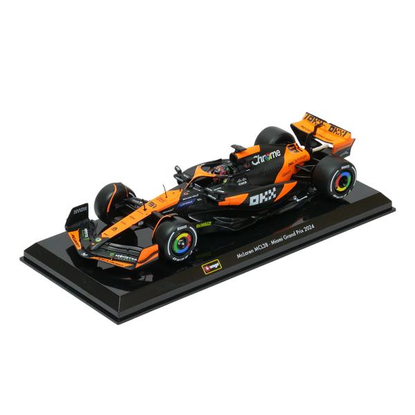 Bburago 1/24スケール マクラーレン F1 チーム MCL38 2024 #81 O.ピアストリ ヘルメット付　(クリアケース) BUR28033P