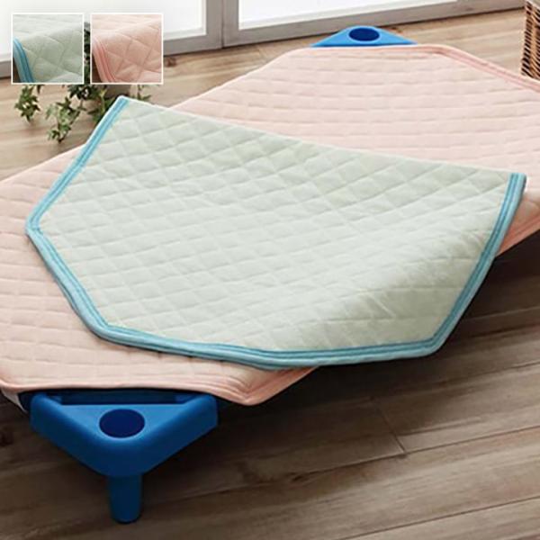 お昼寝コット専用の敷パッドになります。サイズ：58×101cm組成：パイル部=綿100％ ポリエステル100％ ポリエステル100％※液温は30℃を限度とし、洗濯機で弱い洗濯ができる。洗濯の際は洗濯ネットをご使用ください。原産国：中国販売元...