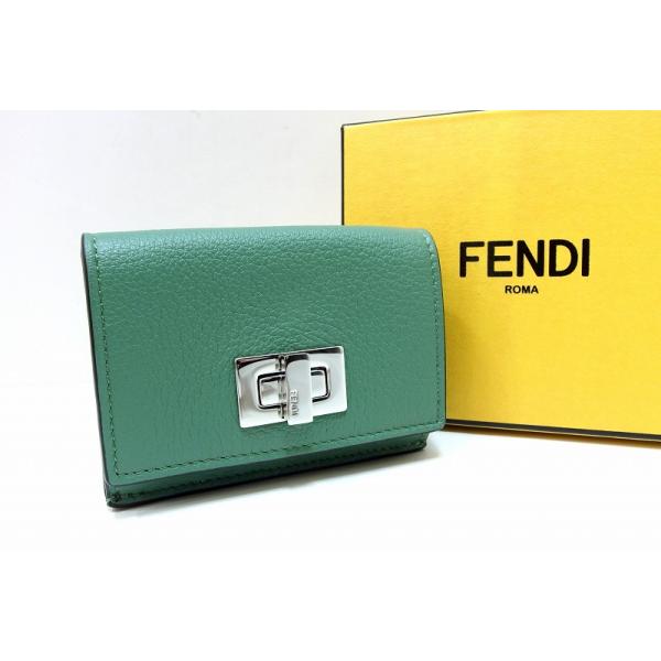 【未使用級】希少カラー　FENDI ピーカブー マイクロウォレット 三つ折り財布 FENDI（フェンディ） ピーカブー マイクロミニウォレット 三つ折り財布